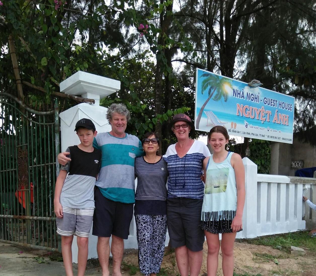 Nguyet Anh Guesthouse Lăng Cô Ngoại thất bức ảnh